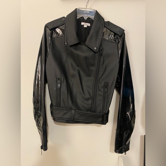 Black Jacket - Picture 1 of 13